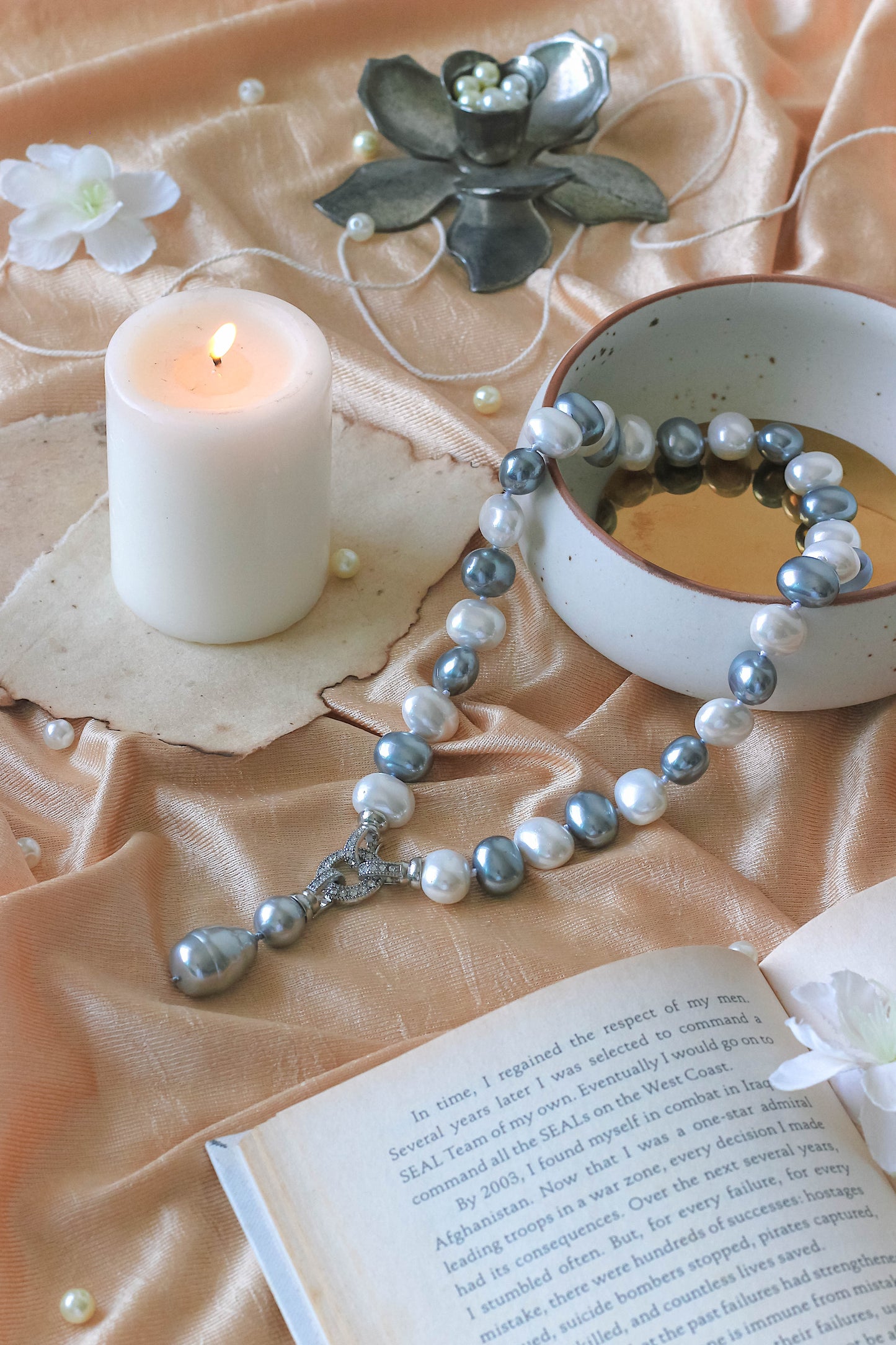 Grey & White Shell Pearl Necklace