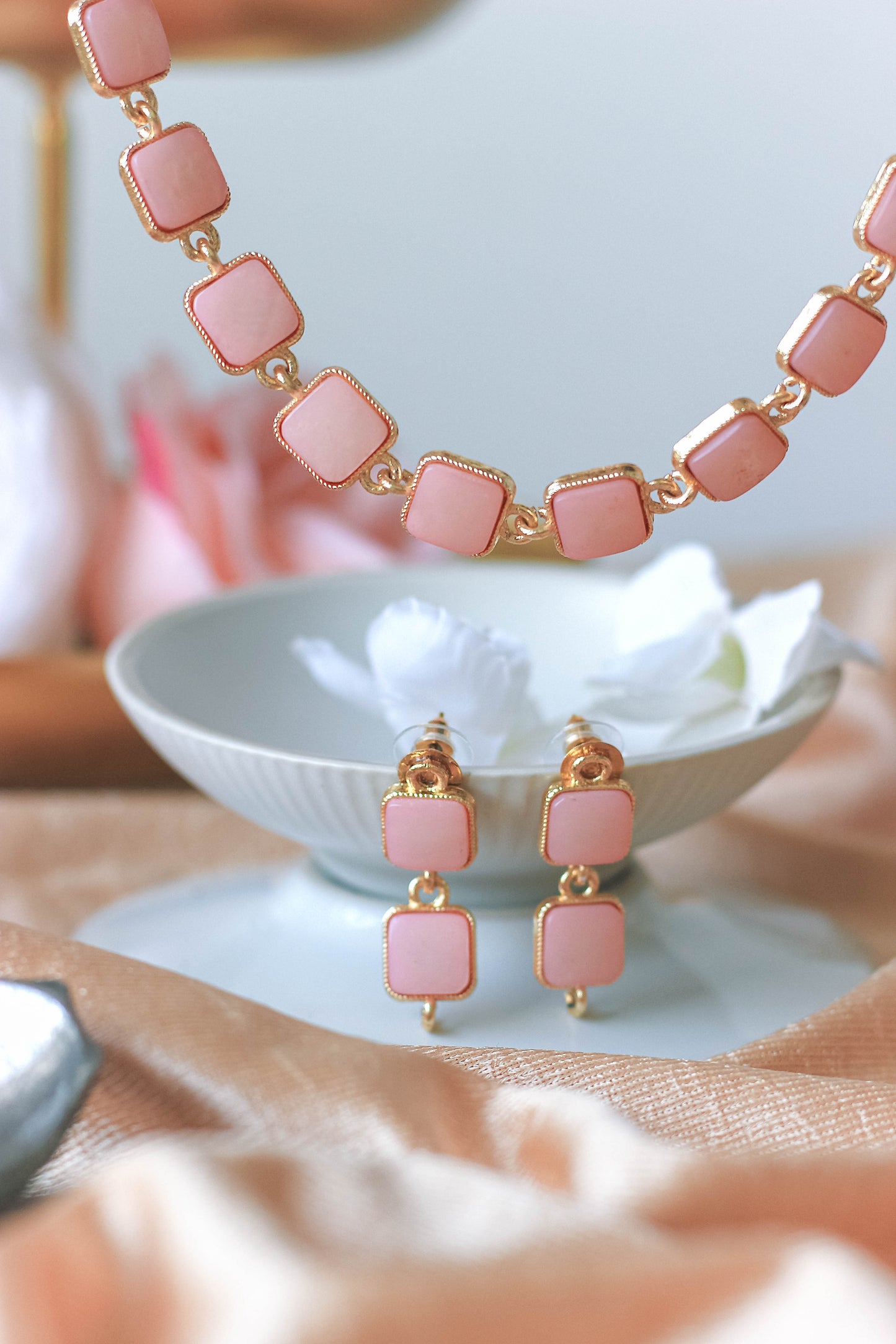 Peach Stone Choker Necklace Set