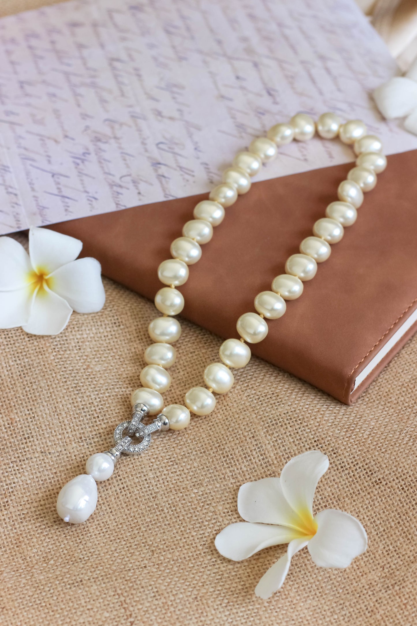 Lemon Yellow Shell Pearl Necklace